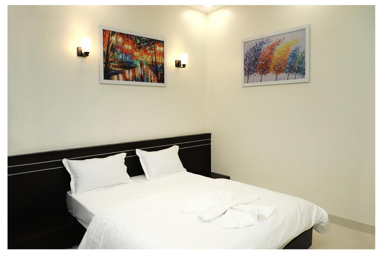 Hotel Opal Plaza Executive Waluj Buzurg Экстерьер фото