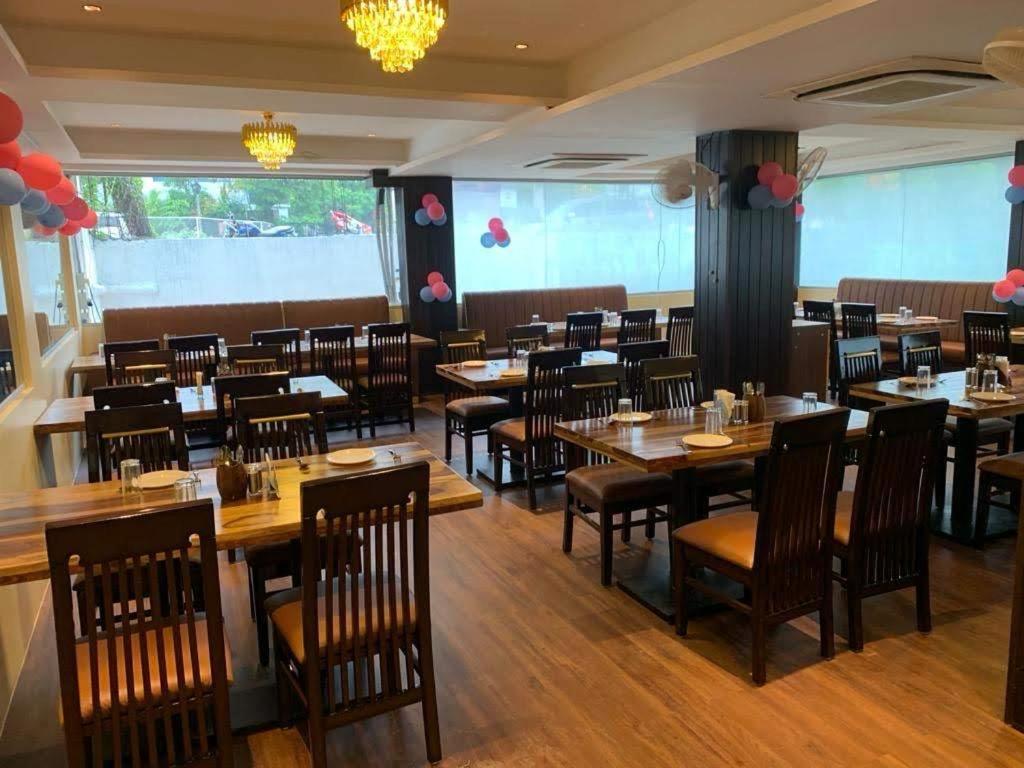 Hotel Opal Plaza Executive Waluj Buzurg Экстерьер фото