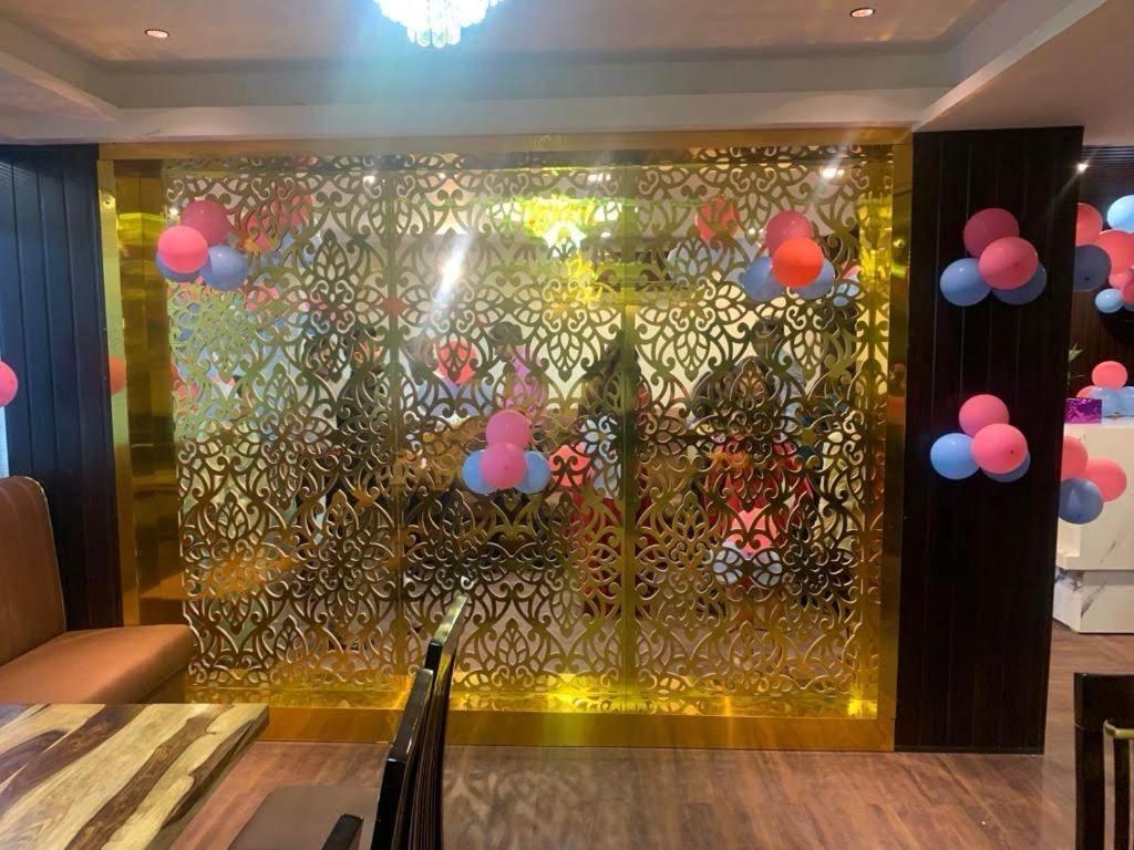 Hotel Opal Plaza Executive Waluj Buzurg Экстерьер фото